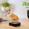 iRobot Roomba S9 saugt den Wohnraum mit Tier Hund Katze EU9